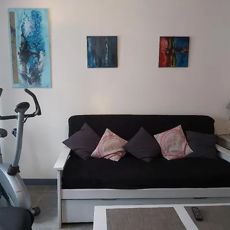 Olivia Et Elysia 100m A Pied De La بيت للعطل